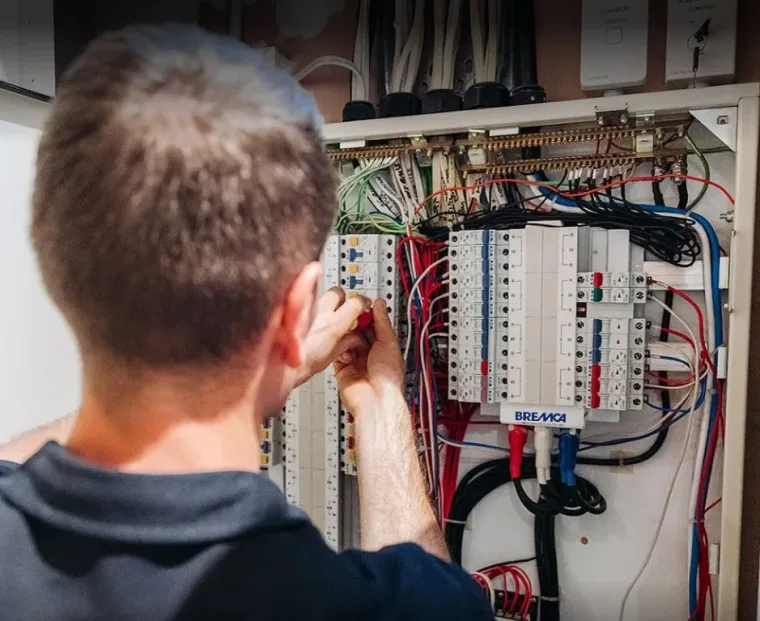 Boletines electricos en Vinateros